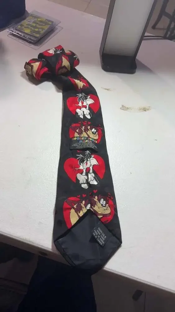 Vintage Looney Tunes Necktie - Taz, Sylvester, Bugs, Daffy, Wile E. Coyote